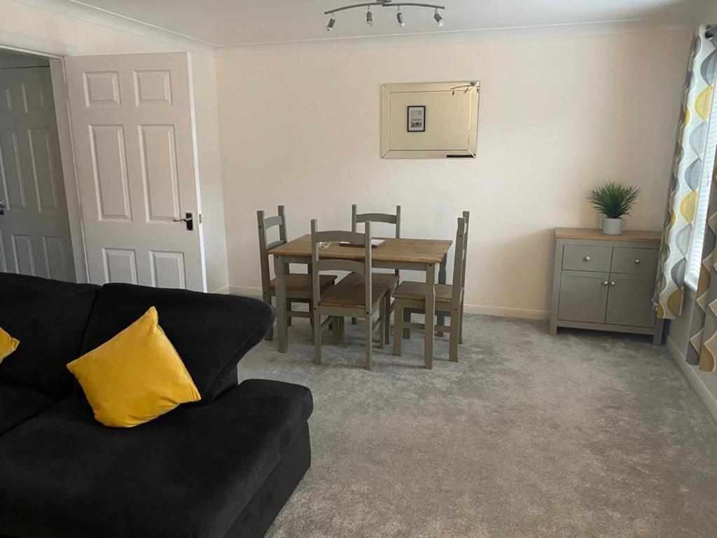 Great Location, Large 1 Bed Flat With Parking Appartement Broughty Ferry Buitenkant foto
