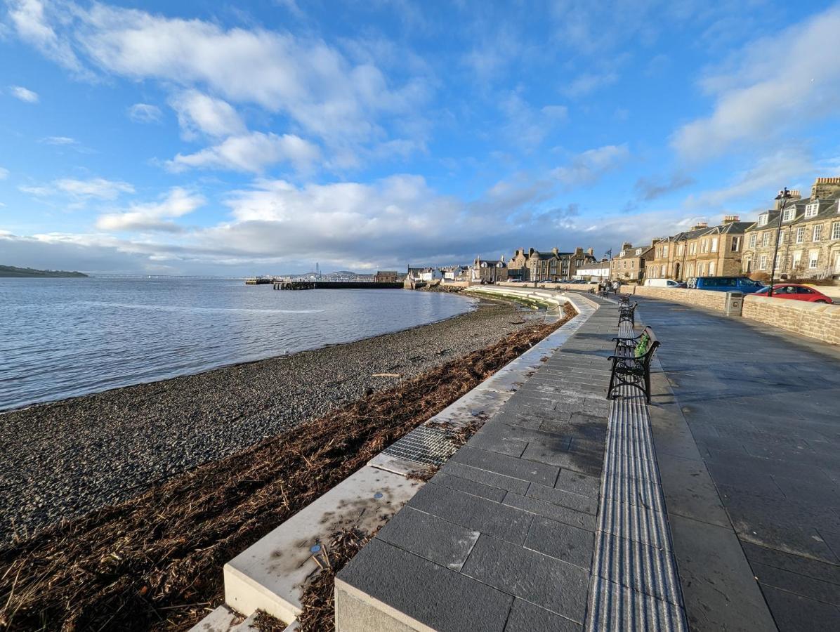 Great Location, Large 1 Bed Flat With Parking Appartement Broughty Ferry Buitenkant foto